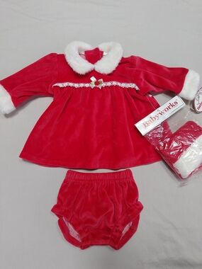 Babyworks Red Velvet Holiday Dress Set with White Faux Fur Trim Size S (0-3m)